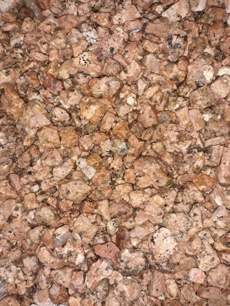 WASHED GRANITE GRAVEL